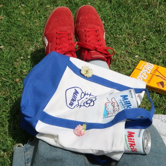 Milkis x Hello Kitty Canvas Eco Tote - Picture 3 of 5